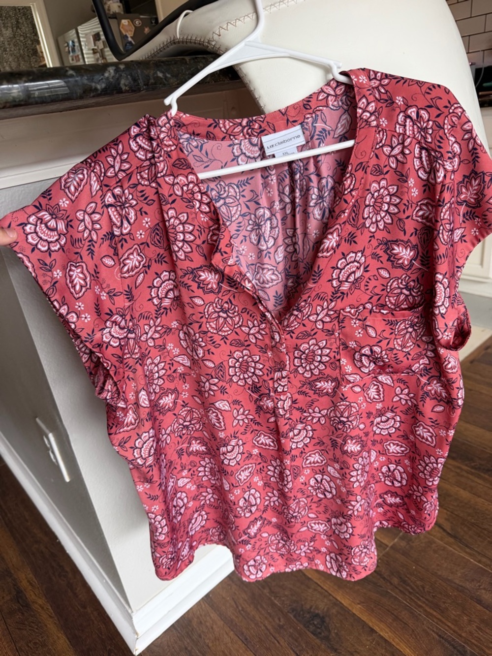 Liz Claiborne Coral Pink Floral Split-Neck Cap Sleeve Blouse